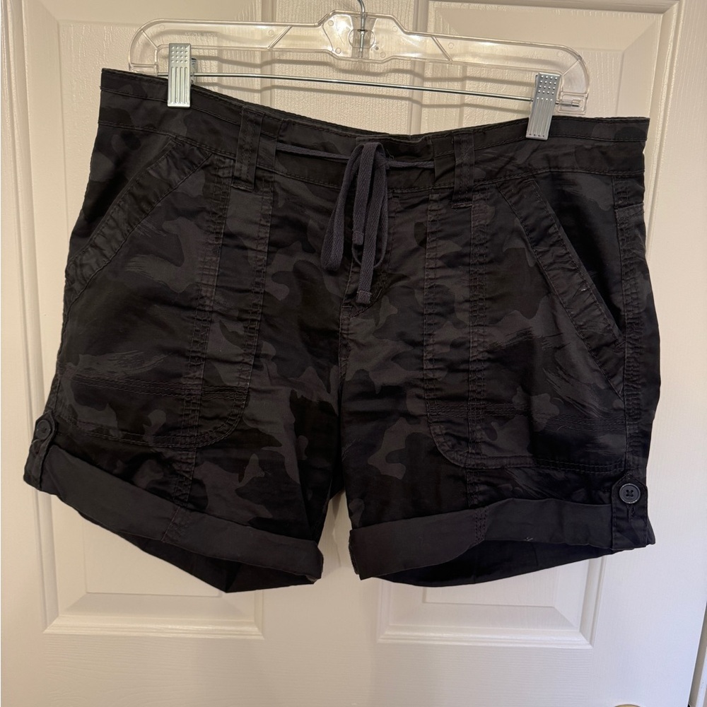 Dark camo cargo shorts size 8
